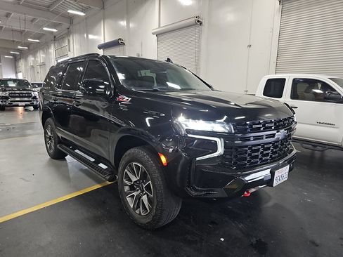 Used 2023 Chevrolet Tahoe Z71 w/ Luxury Package AWD/4WD image 3