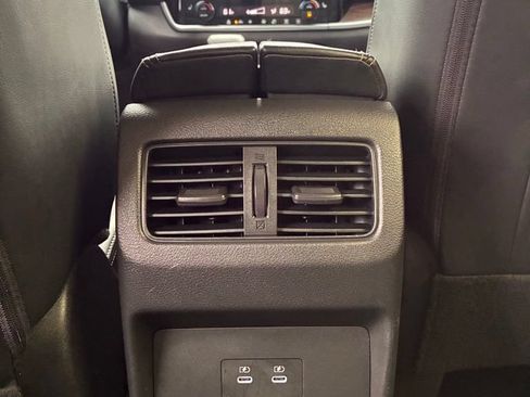 Used 2024 Nissan Rogue Platinum FWD image 17