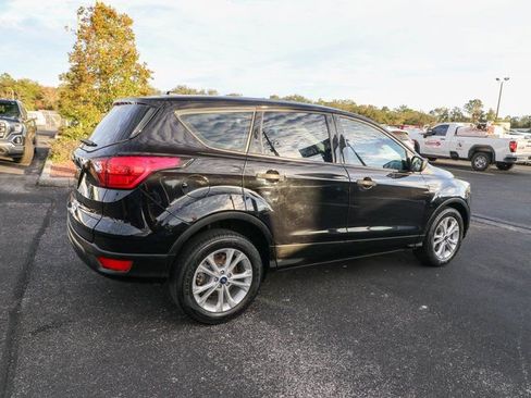 Used 2019 Ford Escape S image 10