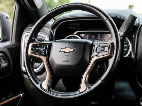 Used 2022 Chevrolet Silverado 1500 High Country w/ Technology Package AWD/4WD image 16