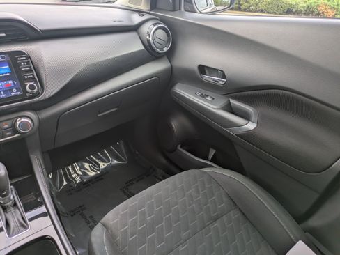 Certified 2024 Nissan Kicks SV FWD image 18