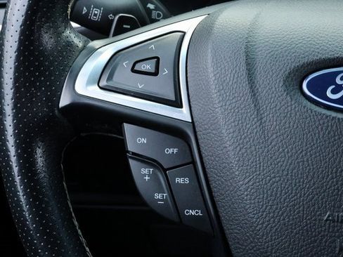 Used 2021 Ford Edge ST image 24