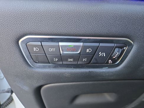 Used 2019 BMW X5 xDrive40i w/ Executive Package image 16