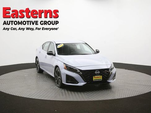 Used 2023 Nissan Altima 2.5 SR FWD image 53