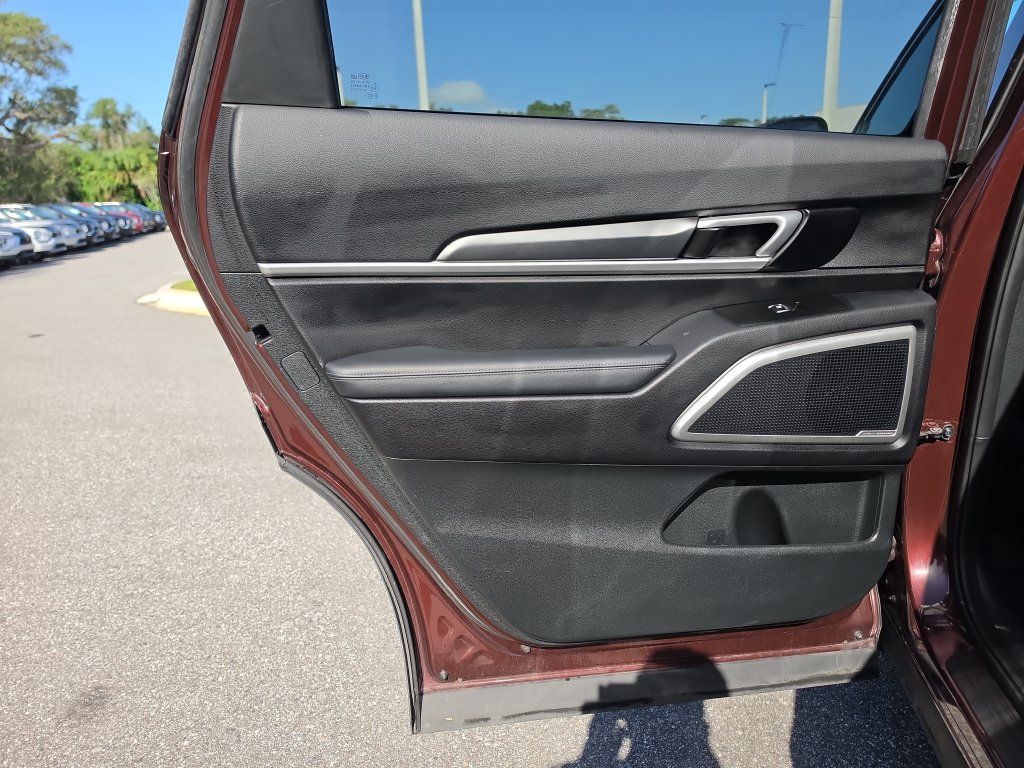 Used 2021 Kia Telluride LX FWD image 13