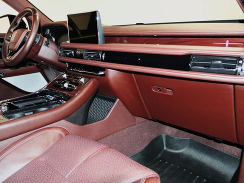 Used 2024 Lincoln Aviator Black Label AWD/4WD image 69
