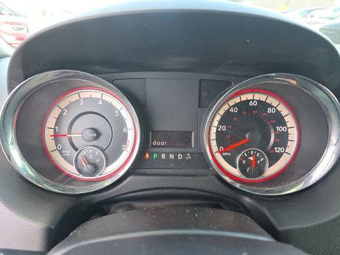 Used 2019 Dodge Grand Caravan SXT image 25