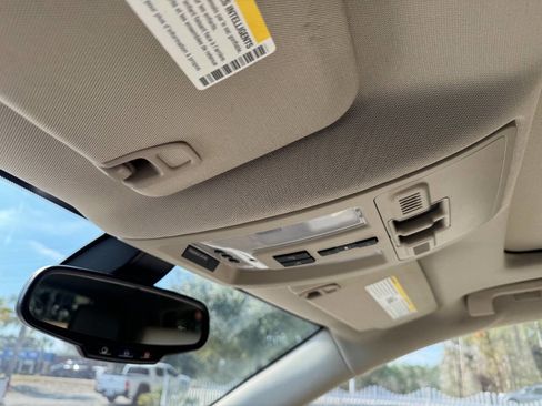 Used 2014 Cadillac SRX Luxury image 19