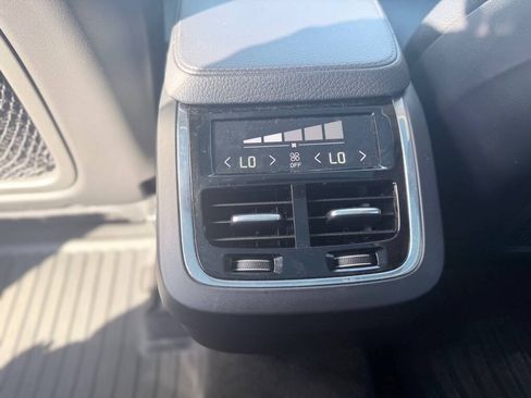 Used 2016 Volvo XC90 T6 Momentum w/ Momentum Plus Package AWD/4WD image 23