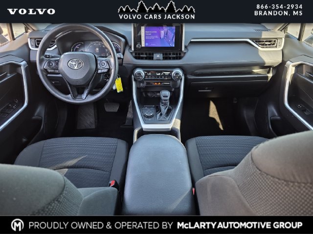 Used 2023 Toyota RAV4 LE AWD/4WD image 8