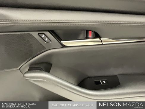 Certified 2025 MAZDA MAZDA3 s image 17