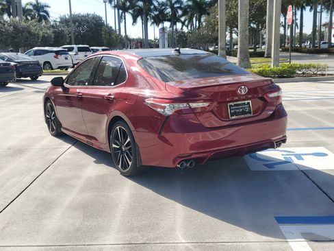 Used 2018 Toyota Camry XSE w/ Driver Assist Package image 8