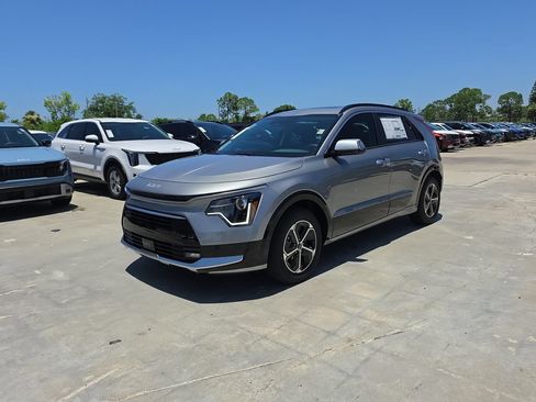 New 2026 Kia Niro FWD image 4
