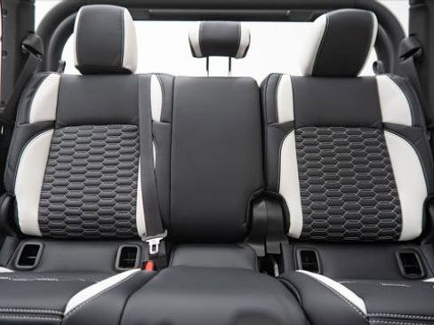 Used 2025 Jeep Gladiator Sport image 41