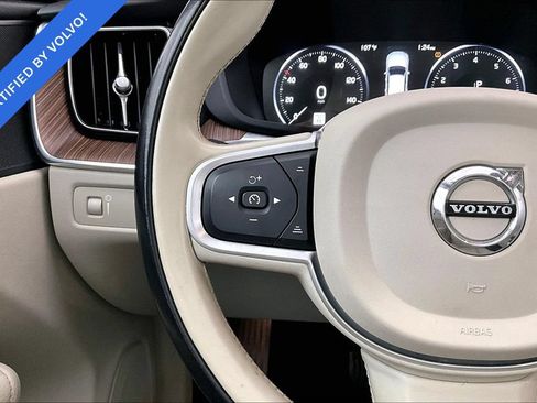 Used 2021 Volvo XC60 T6 Momentum AWD/4WD image 26