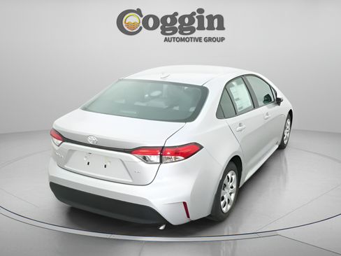 Used 2026 Toyota Corolla LE FWD image 15