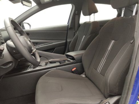 Used 2025 Hyundai Elantra Sport image 17