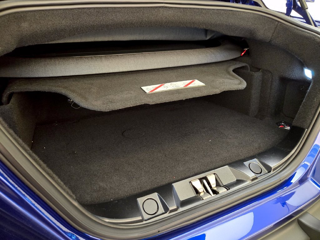 Used 2025 Ferrari Roma Spider RWD image 22