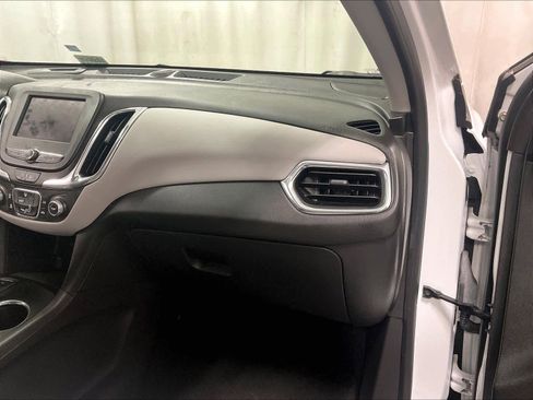 Used 2022 Chevrolet Equinox LS image 13