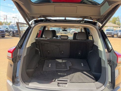 Certified 2023 Nissan Rogue SL w/ SL Premium Package image 9