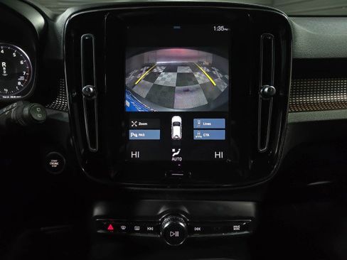 Used 2020 Volvo XC40 T4 R-Design w/ Protection Package Premier image 28