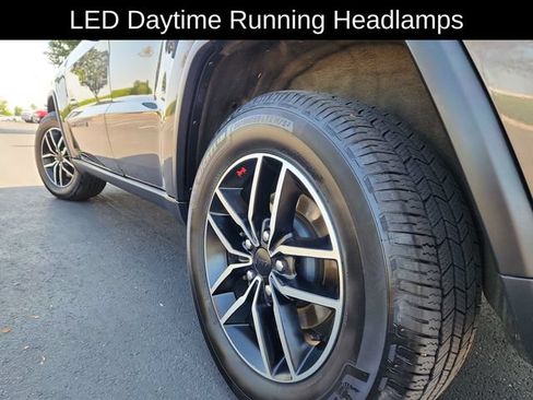 Used 2021 Jeep Grand Cherokee Trailhawk w/ Premium Lighting Group AWD/4WD image 16