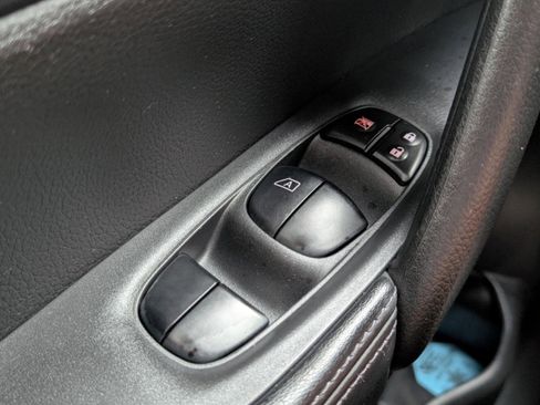 Used 2018 Nissan Rogue Sport S w/ S Appearance Package image 39