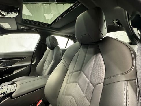 Certified 2025 BMW 530i xDrive w/ Premium Package image 20