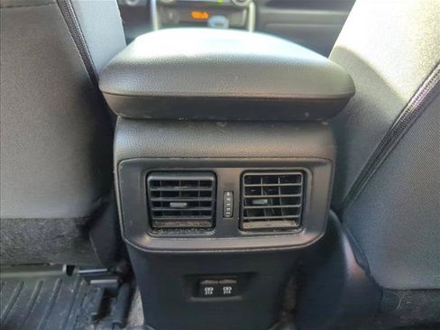 Used 2019 Toyota RAV4 XLE FWD image 23
