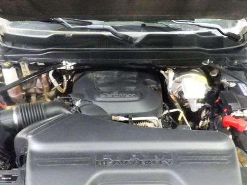 Used 2021 RAM 2500 Tradesman w/ Chrome Appearance Group AWD/4WD image 10