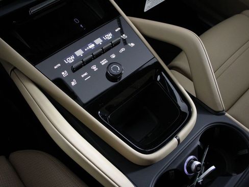 New 2026 Porsche Cayenne image 14