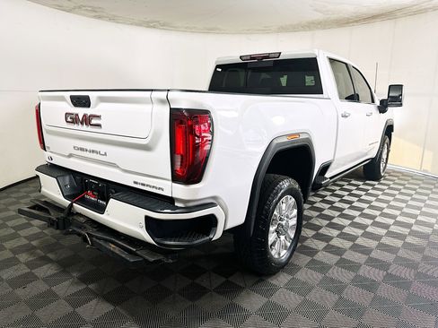 Used 2022 GMC Sierra 2500 Denali w/ Denali Ultimate Package AWD/4WD image 3