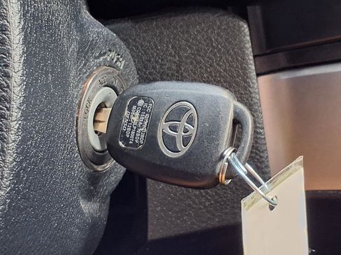 Used 2019 Toyota Tacoma SR w/ SR Convenience Package image 11