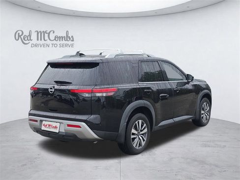 Used 2023 Nissan Pathfinder SL w/ Black Appearance Package FWD image 7