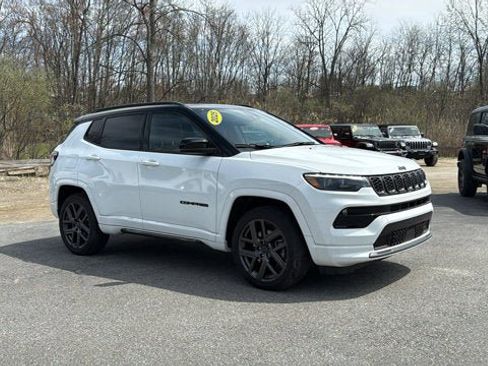Used 2025 Jeep Compass Limited w/ High Altitude Package image 2