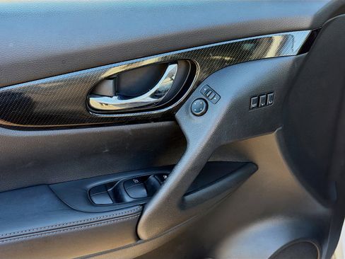 Used 2019 Nissan Rogue SL w/ Premium Package image 23