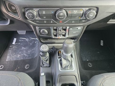 New 2026 Jeep Gladiator Sport image 15