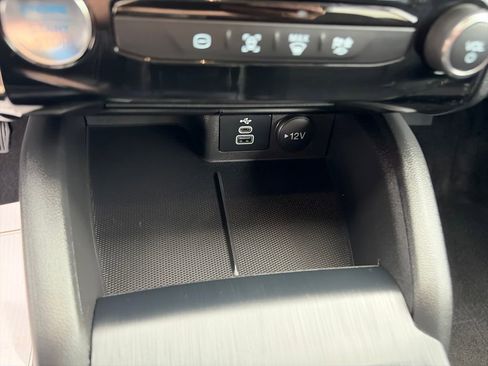 Used 2025 Ford Escape SE w/ Class II Trailer Tow Package image 23