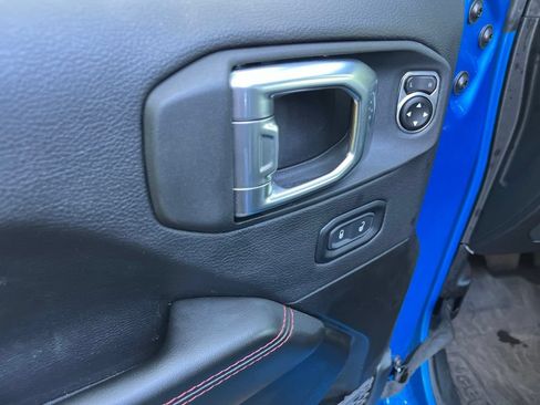 Used 2025 Jeep Wrangler Unlimited Rubicon AWD/4WD image 34