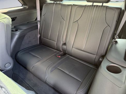 New 2026 Cadillac Vistiq Luxury image 12