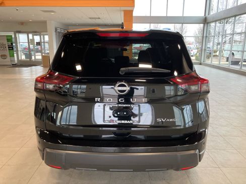 Used 2024 Nissan Rogue SV image 6