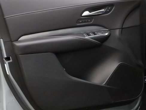 Used 2025 Cadillac XT4 Premium Luxury image 17