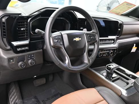 Used 2025 Chevrolet Silverado 1500 High Country w/ Technology Package image 14