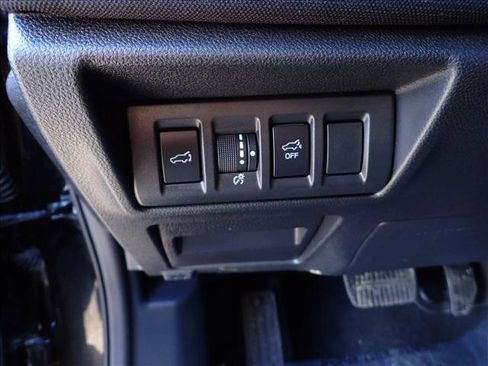 Used 2025 Subaru Outback Premium AWD/4WD image 16