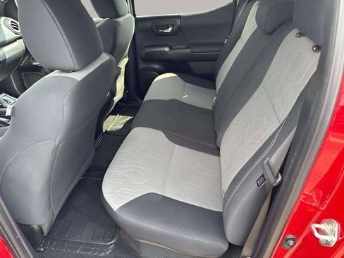 Used 2021 Toyota Tacoma TRD Off-Road image 15