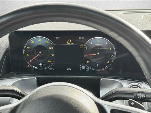 Used 2023 Mercedes-Benz GLB 250 4MATIC image 12
