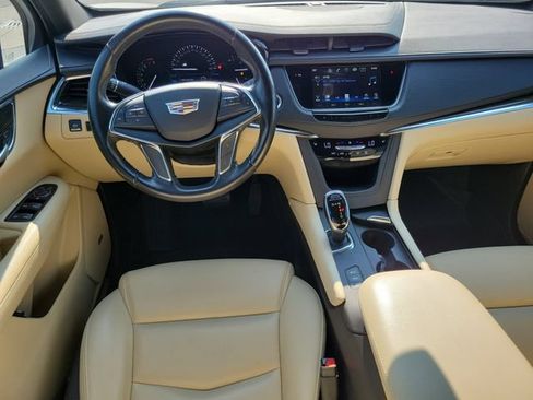 Certified 2019 Cadillac XT5 AWD image 9