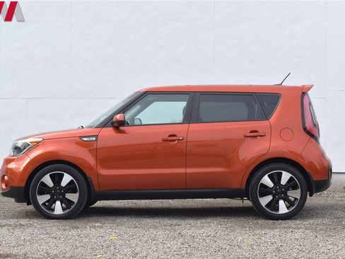 Used 2019 Kia Soul + image 9