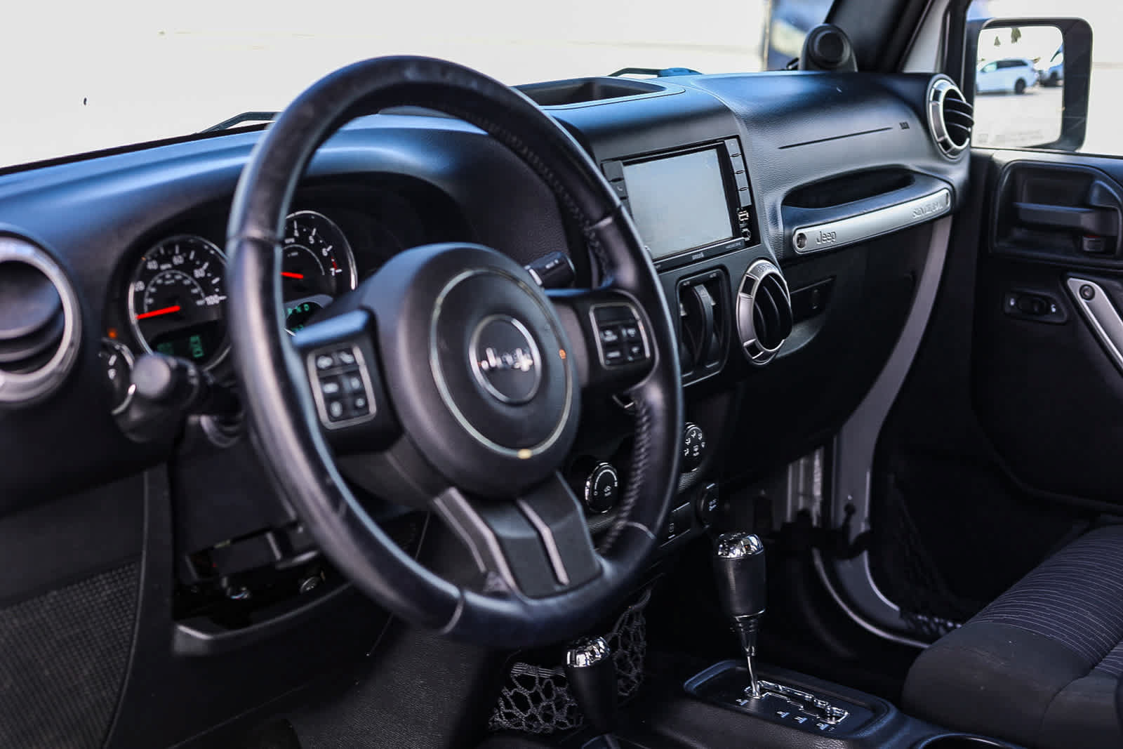 Used 2012 Jeep Wrangler Sahara w/ Connectivity Group AWD/4WD image 12