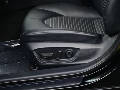 Used 2024 Toyota Camry SE FWD image 11